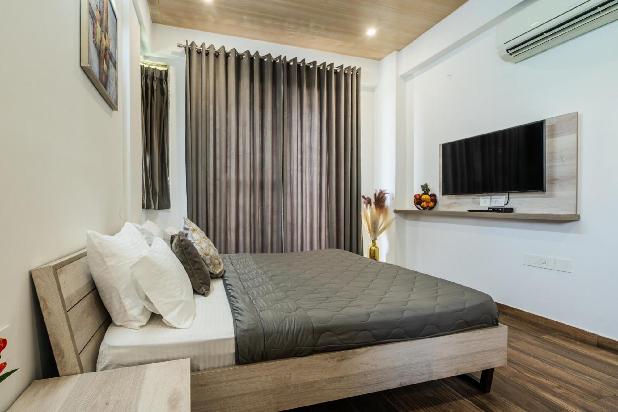 Stay Studio Hotel & Residences Ґурґаон Екстер'єр фото
