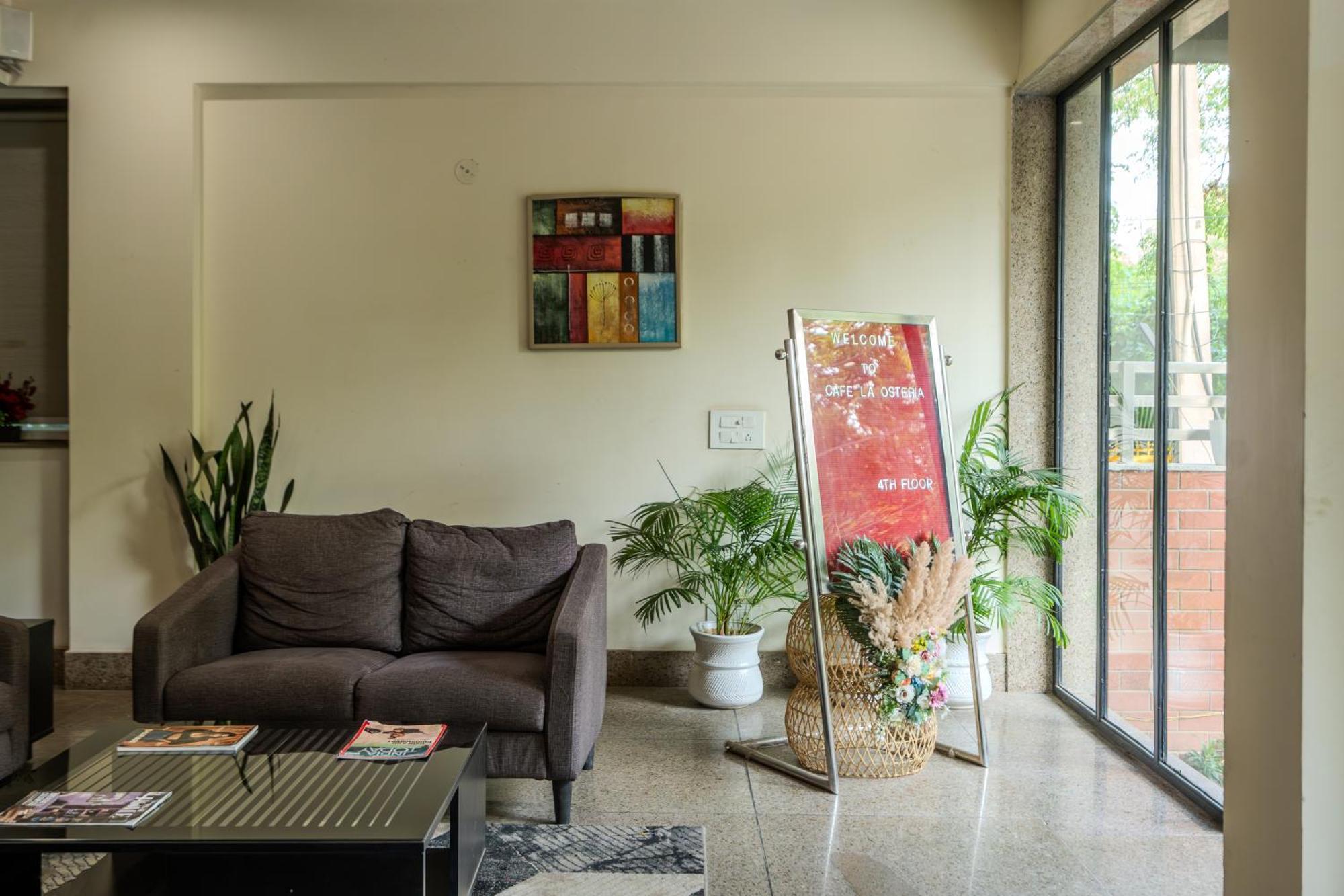 Stay Studio Hotel & Residences Ґурґаон Екстер'єр фото